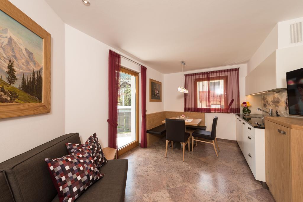 Aparthotel Alpin Sport Ortisei Habitación foto